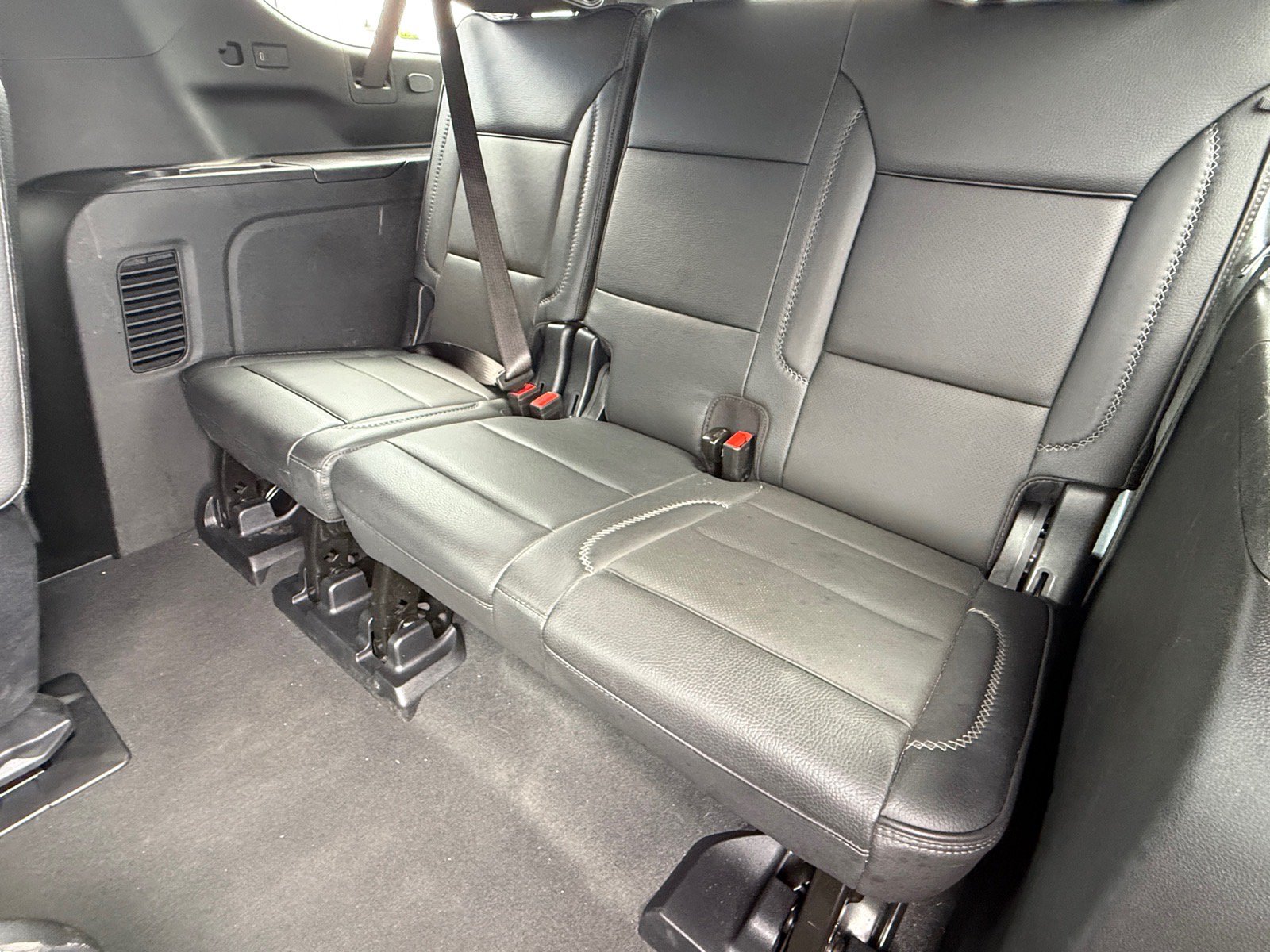 Used 2025 GMC Yukon XL Denali AWD/4WD image 11
