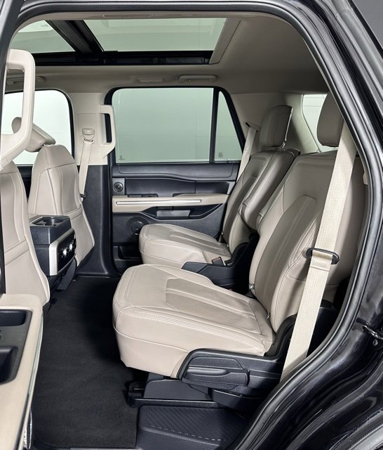 Used 2024 Ford Expedition Limited image 23