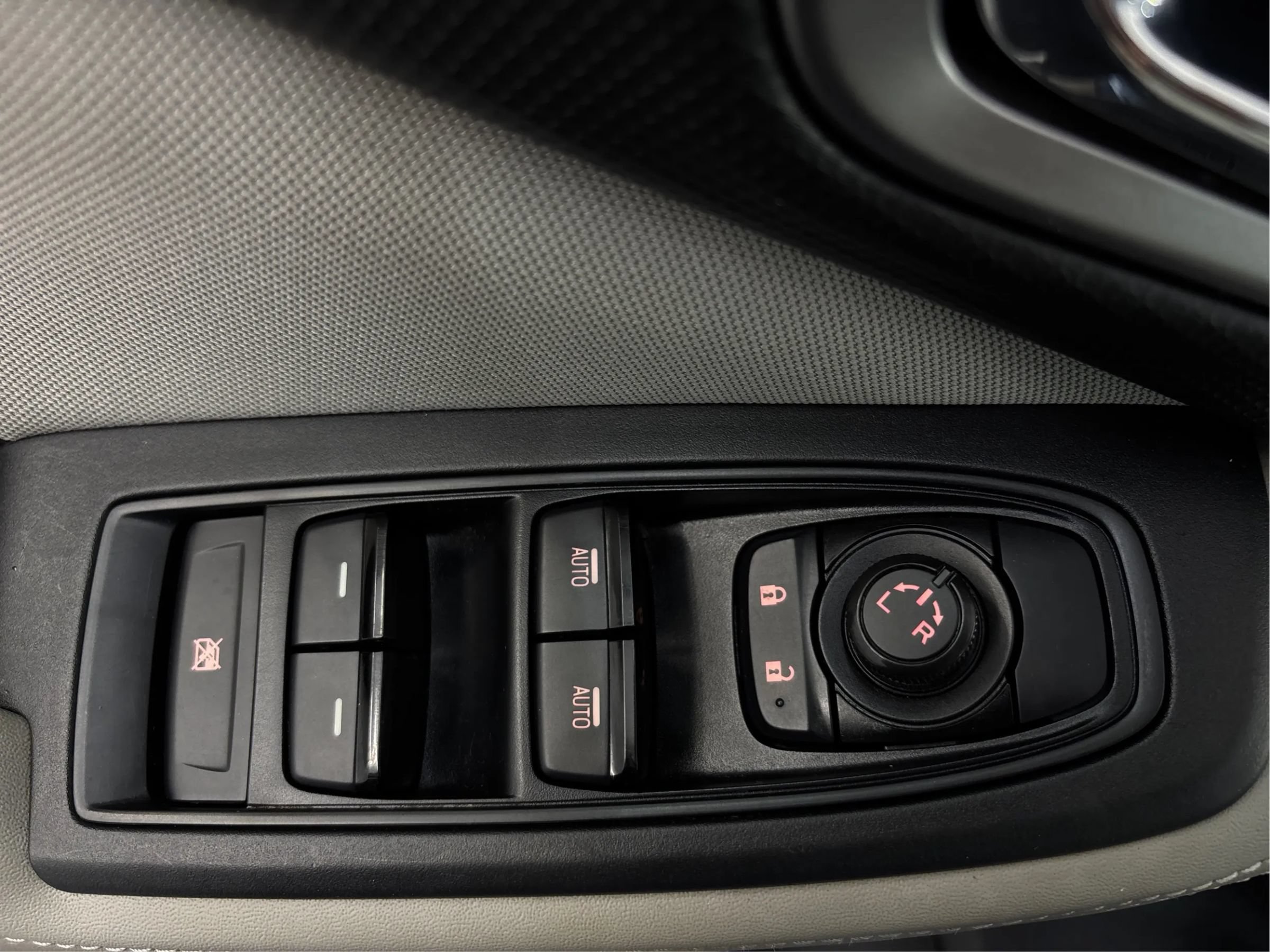 Used 2023 Subaru Forester Premium AWD/4WD image 40