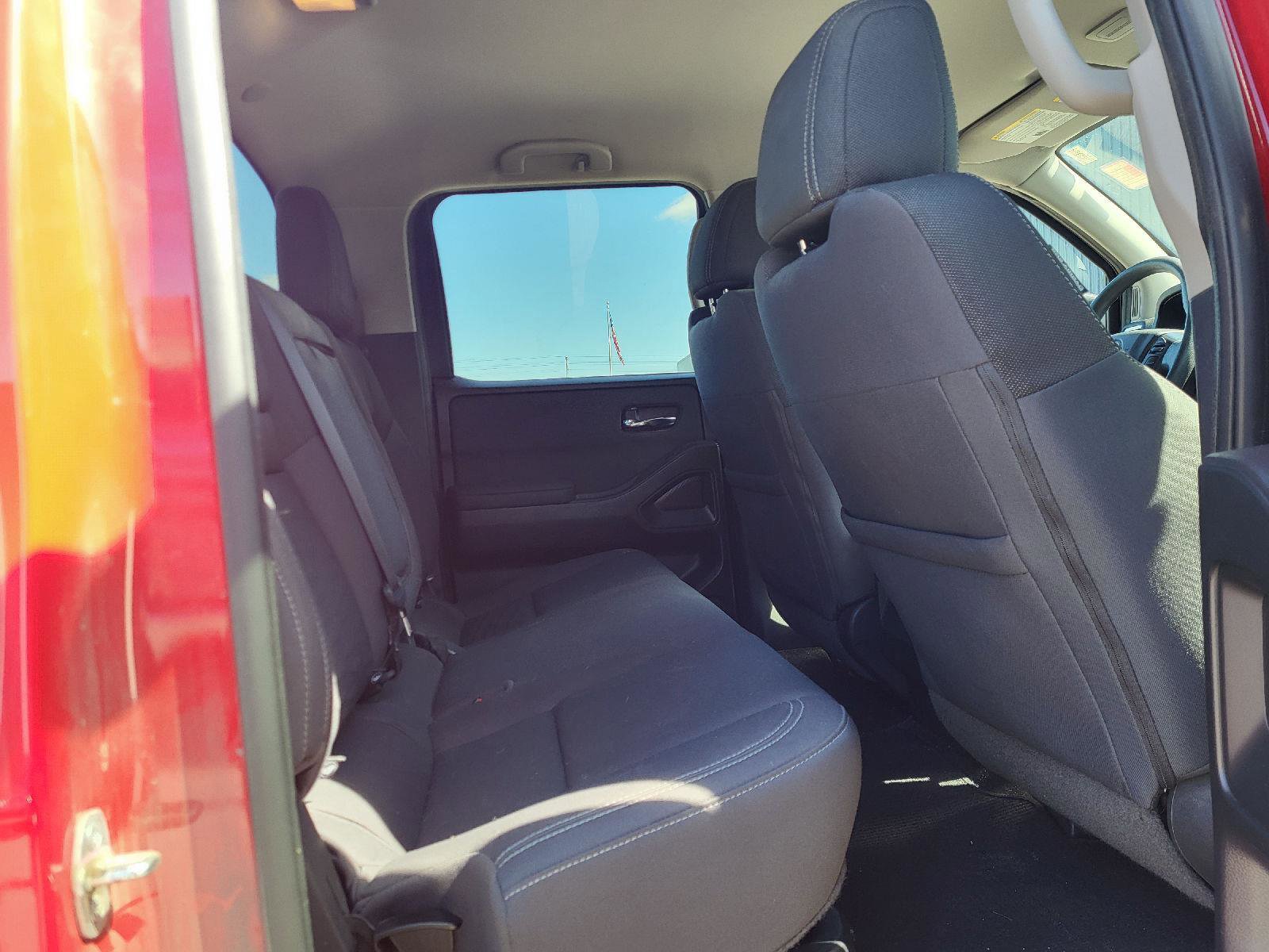 Used 2022 Nissan Frontier SV image 11