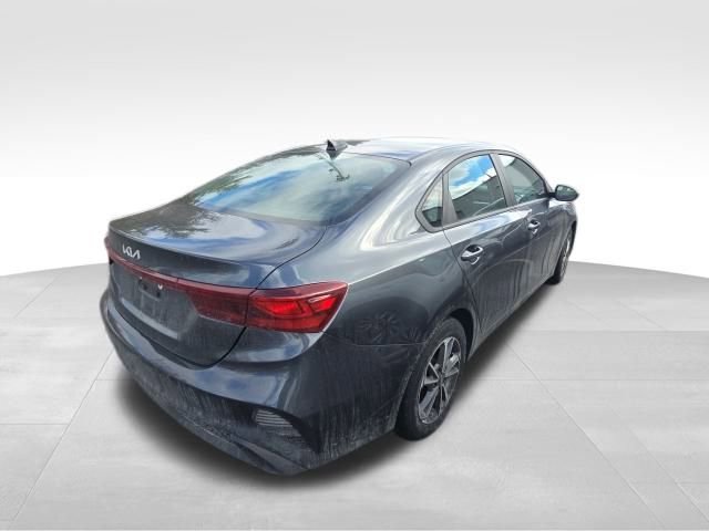 Used 2024 Kia Forte LXS image 7