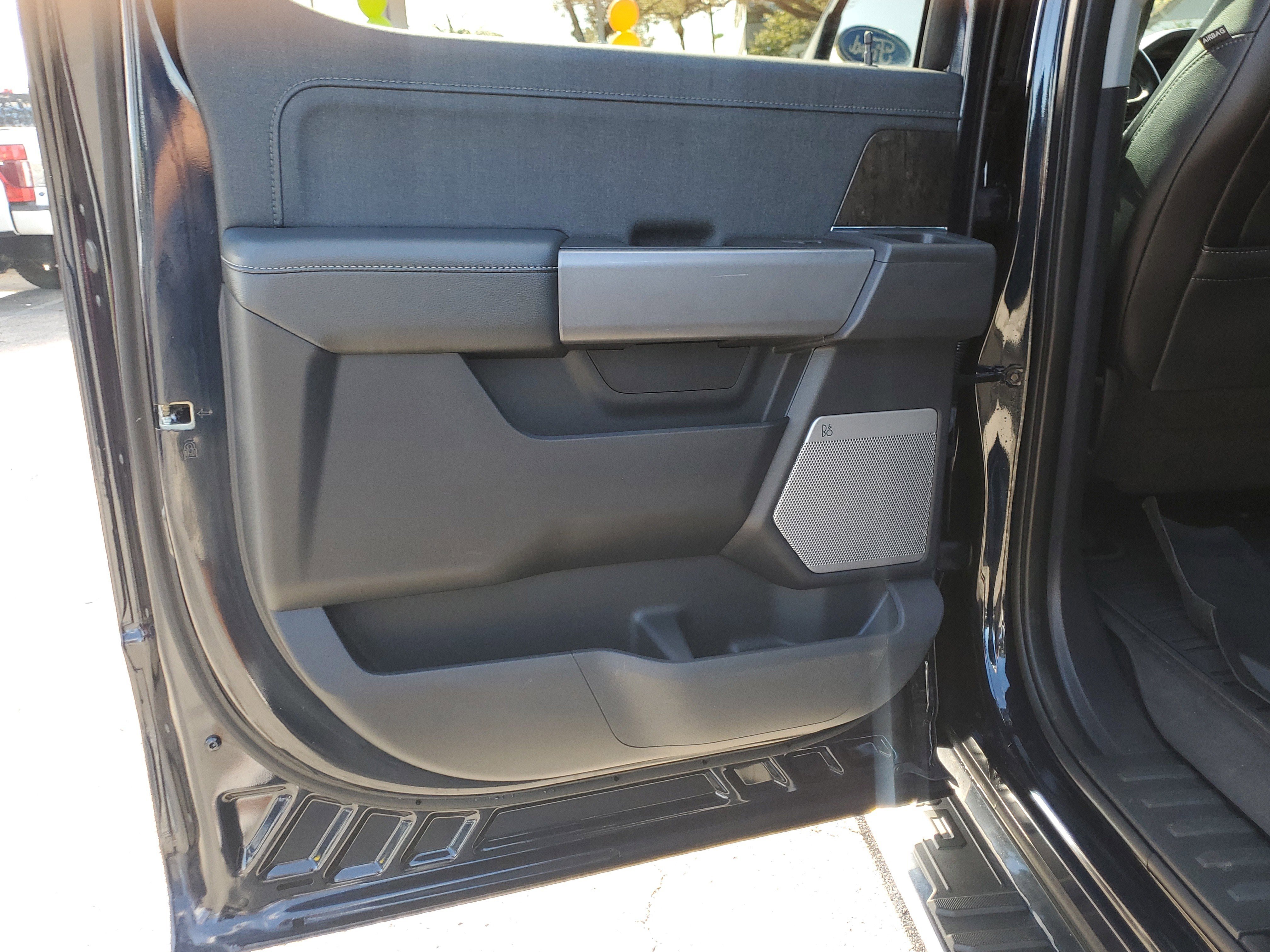 Used 2022 Ford F150 Lariat image 12