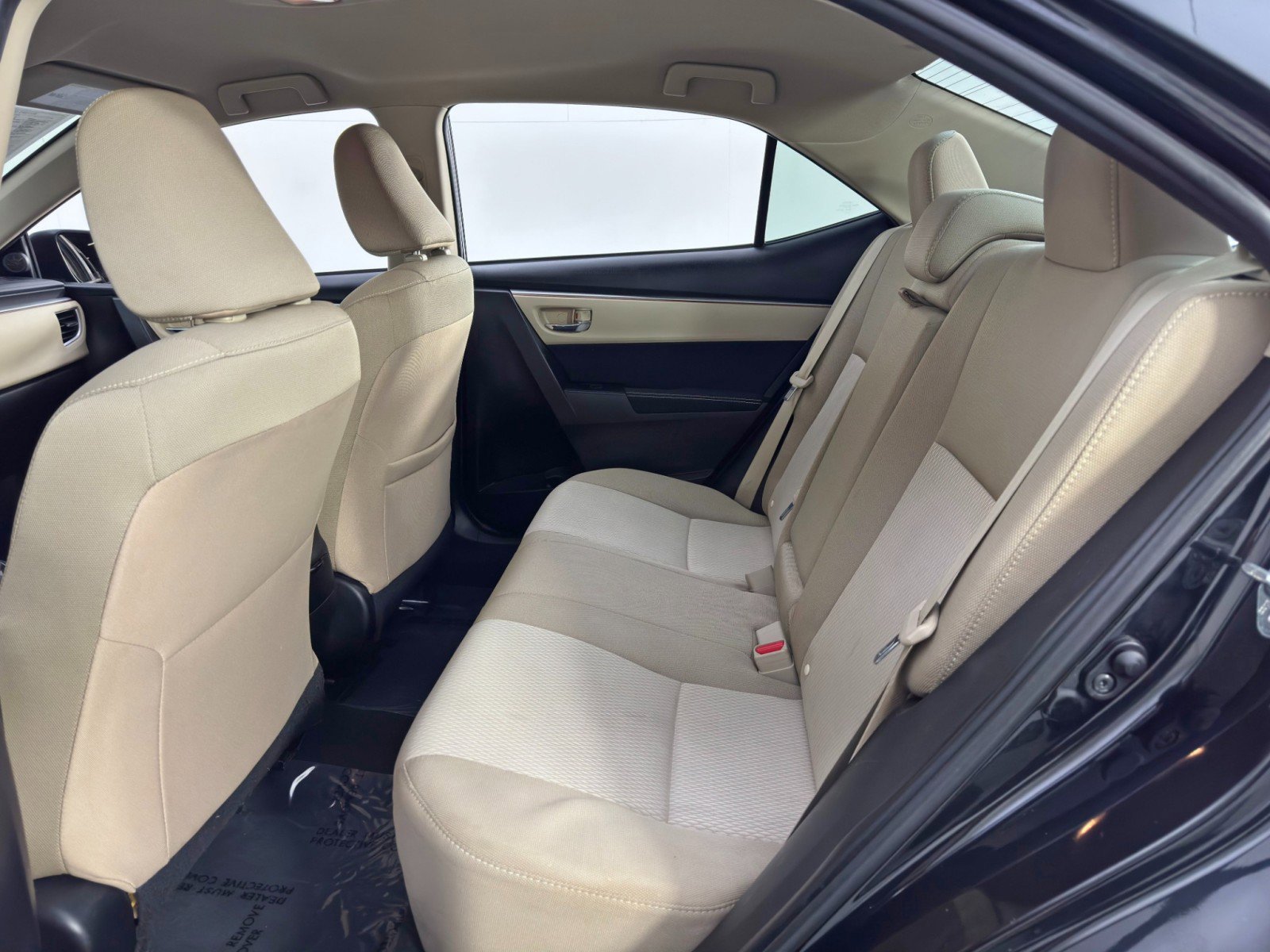 Used 2016 Toyota Corolla LE image 32