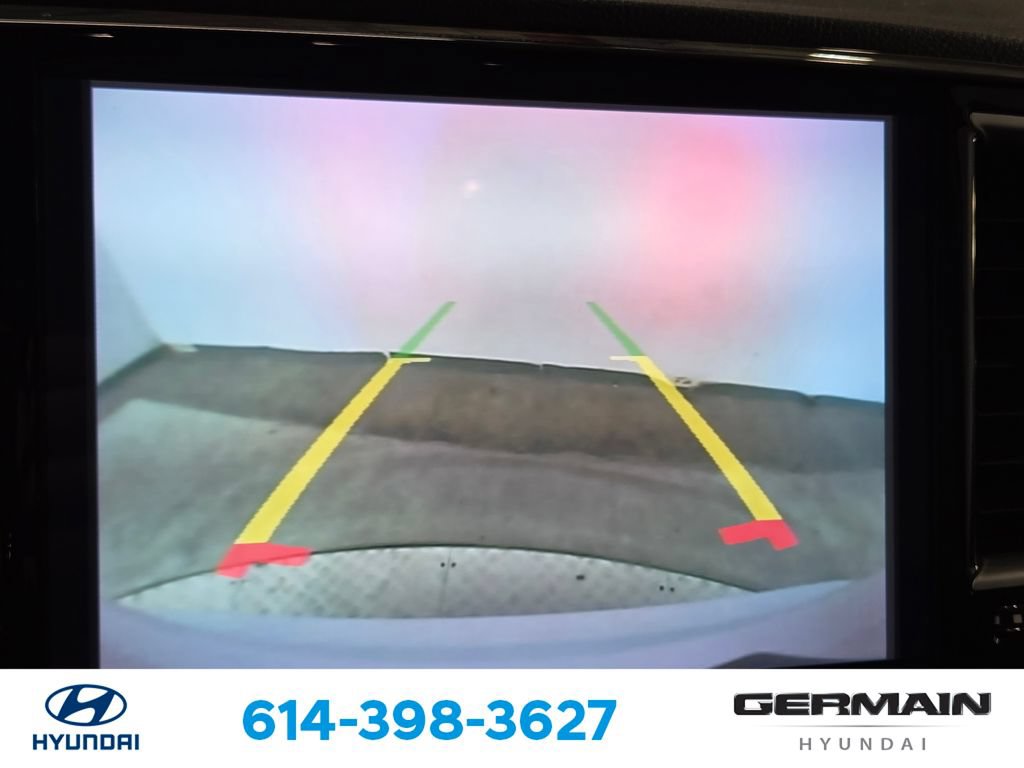 Used 2023 Chrysler Pacifica Touring-L FWD image 33
