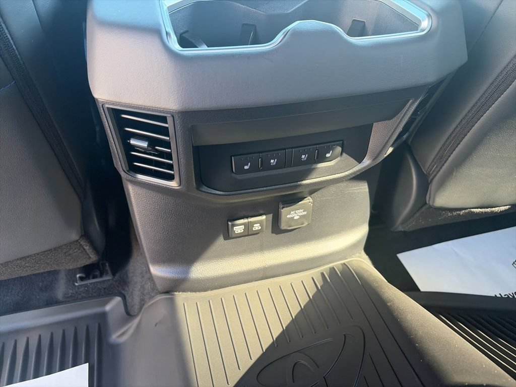 Used 2025 Toyota Tundra Platinum AWD/4WD image 15
