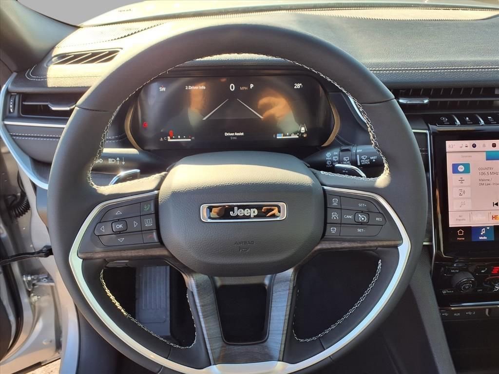 New 2025 Jeep Grand Cherokee Limited AWD/4WD image 12
