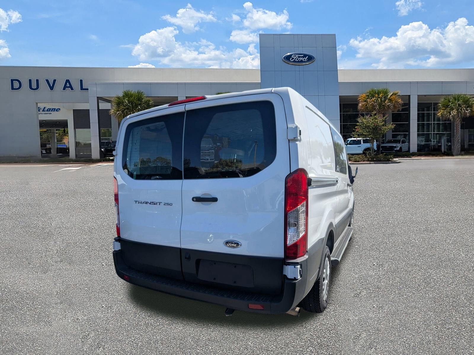 Used 2024 Ford Transit 250 BASE w/ Exterior Upgrade Package image 4