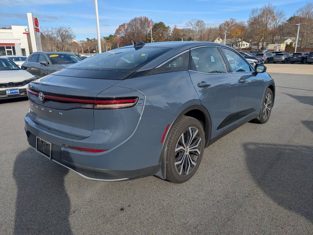 Used 2025 Toyota Crown XLE image 6