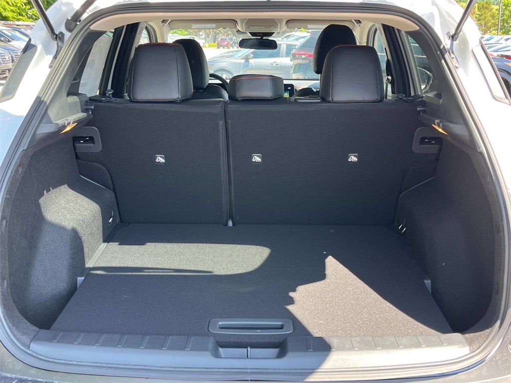 New 2025 Nissan Kicks SR image 5