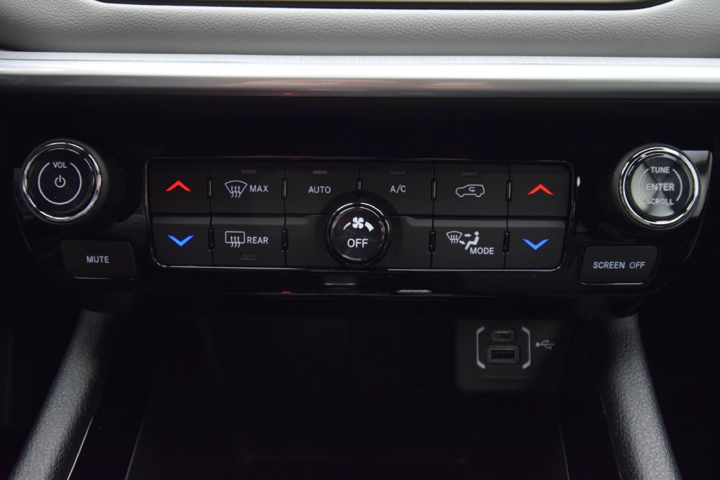 New 2026 Jeep Compass Limited w/ Sun, Sound & Navigation Group AWD/4WD image 19