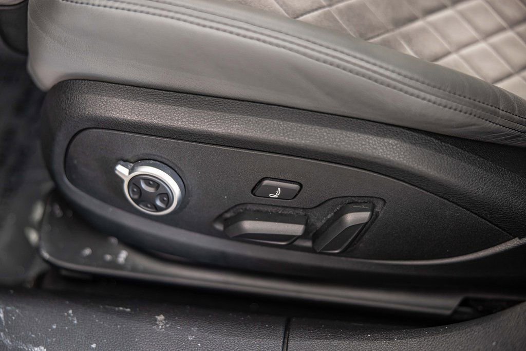 Used 2023 Audi S4 Premium w/ Convenience Package image 21