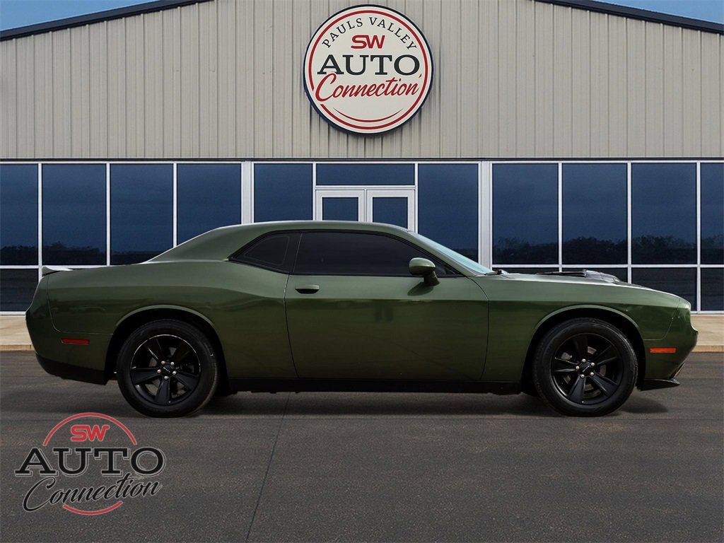 Used 2019 Dodge Challenger SXT image 8