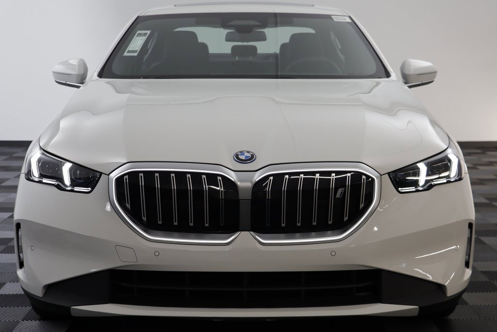 New 2026 BMW i5 eDrive40 image 23