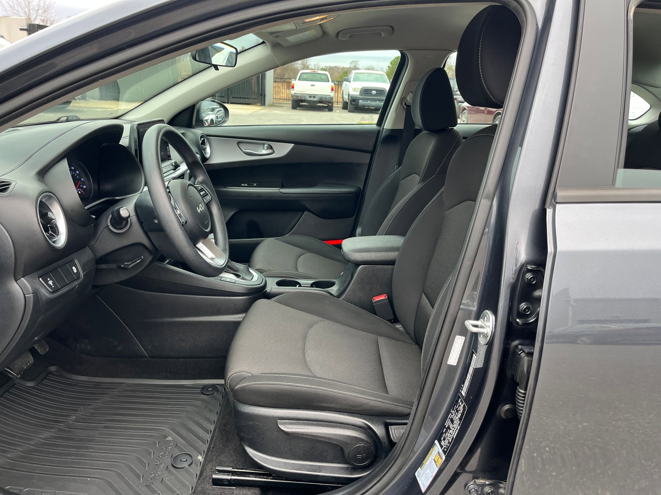 Used 2023 Kia Forte LXS image 35