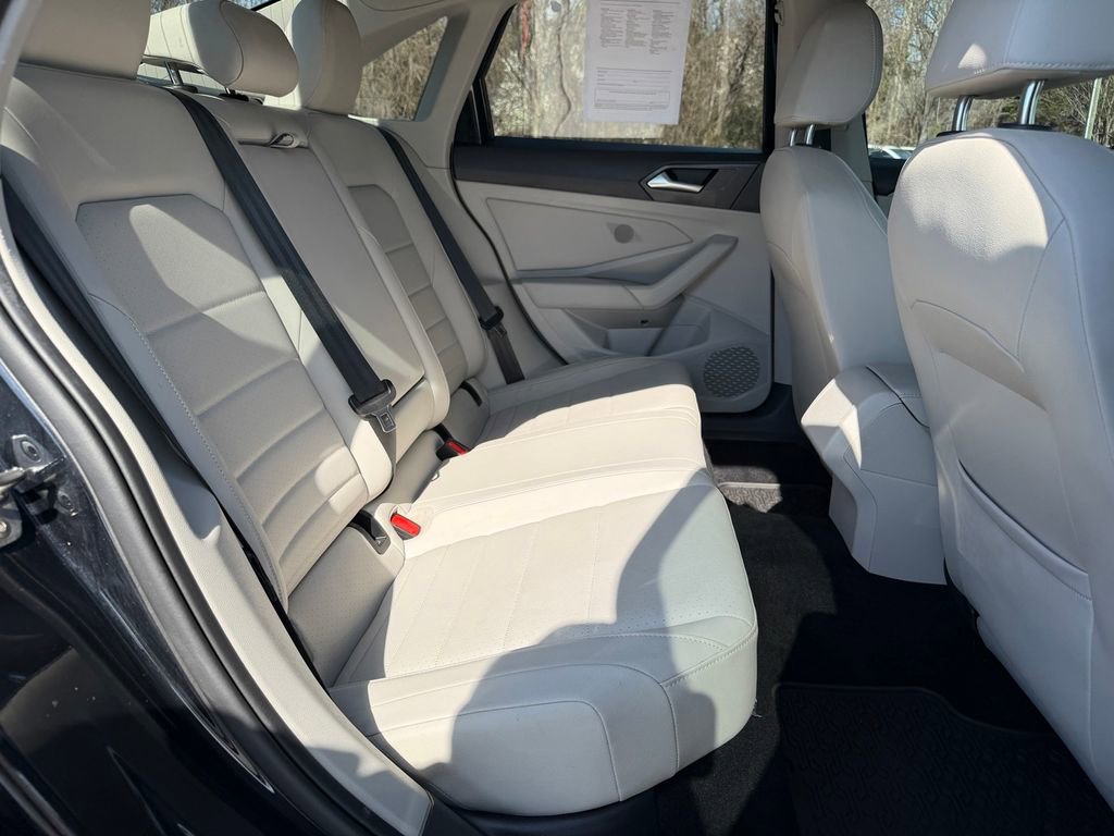 Used 2022 Volkswagen Jetta SE image 11