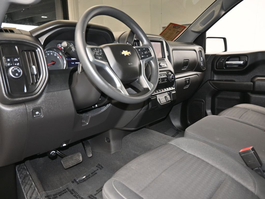 Used 2022 Chevrolet Silverado 1500 Custom w/ Safety Confidence Package image 13
