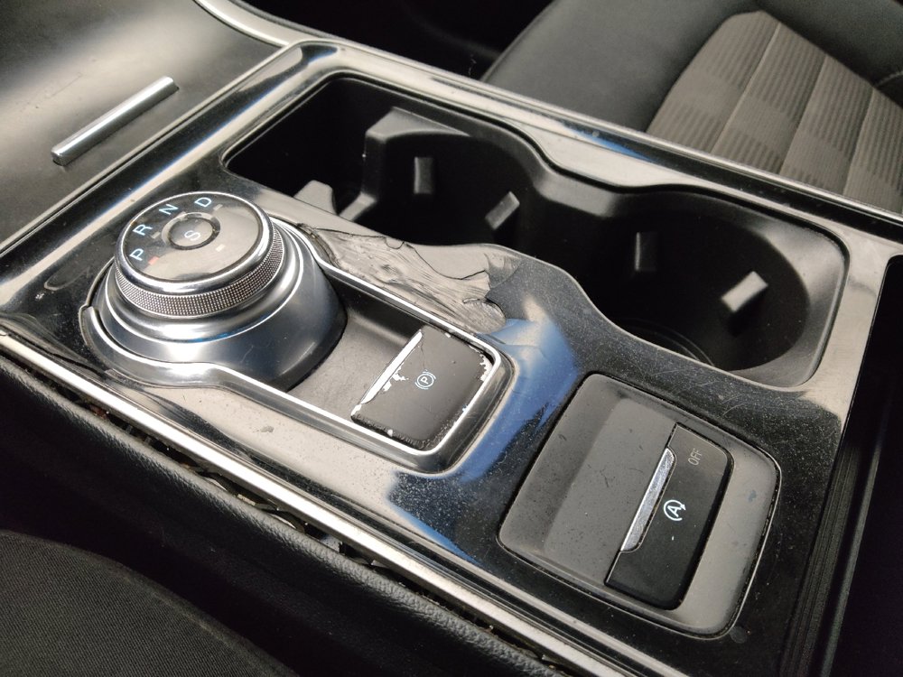 Used 2019 Ford Edge SEL image 26