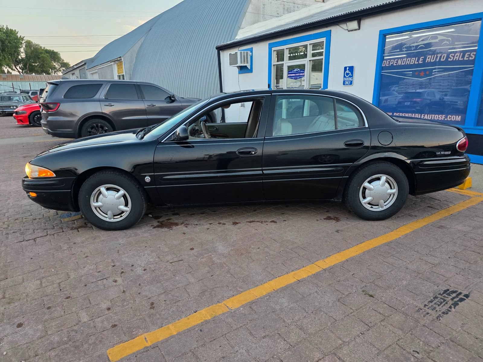 Used 2000 Buick Le Sabre Custom w/ Premium Opt Pkg FWD image 8