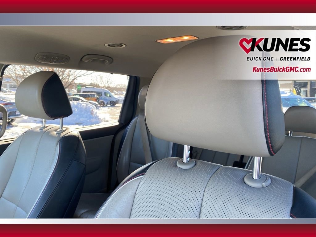 Used 2020 Kia Sedona EX image 17
