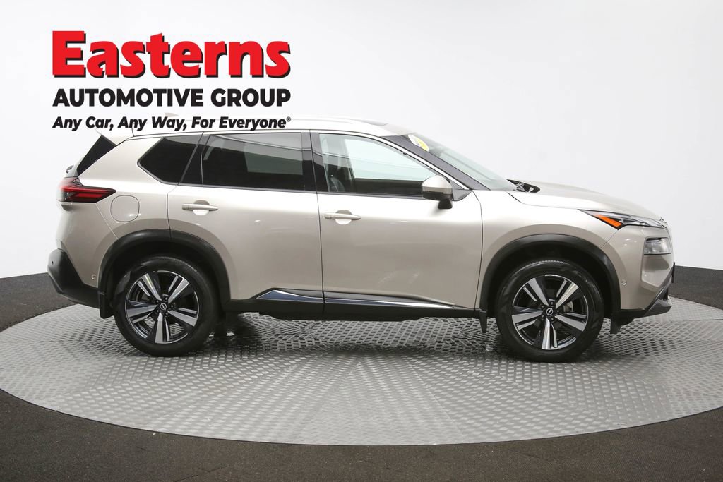Used 2022 Nissan Rogue SL w/ SL Premium Package image 4