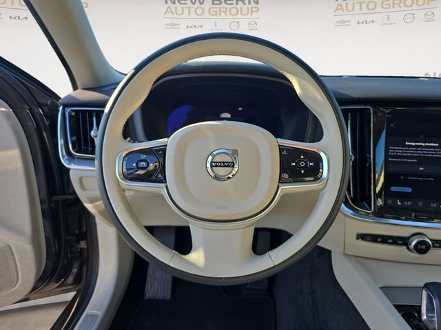 Used 2025 Volvo S60 B5 Plus FWD image 12