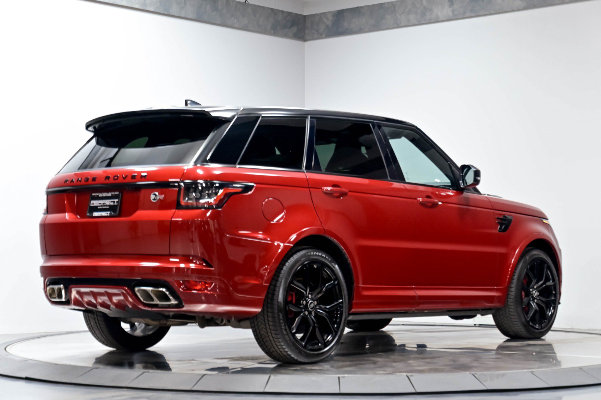 Used 2022 Land Rover Range Rover Sport SVR Carbon Edition AWD/4WD image 16