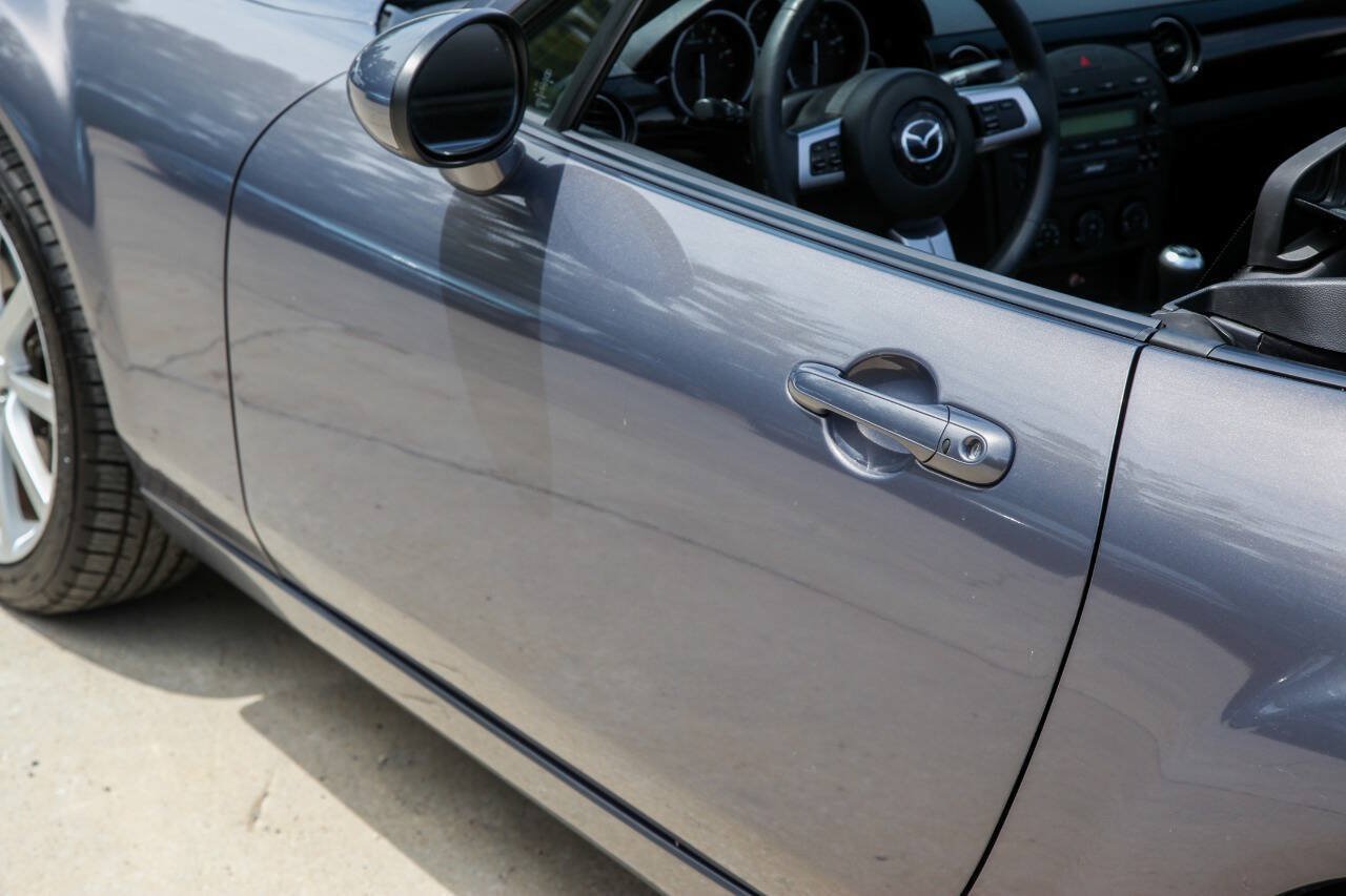 Used 2006 MAZDA MX-5 Miata Grand Touring w/ Premium Pkg RWD image 14