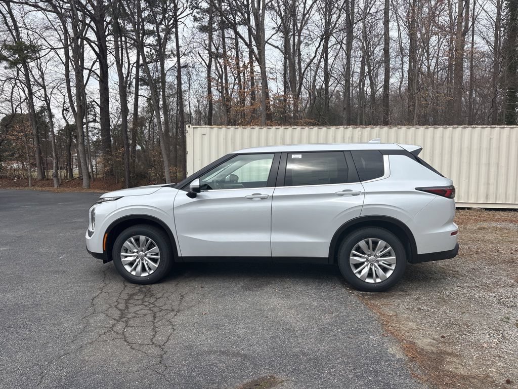 New 2026 Mitsubishi Outlander ES AWD/4WD image 7
