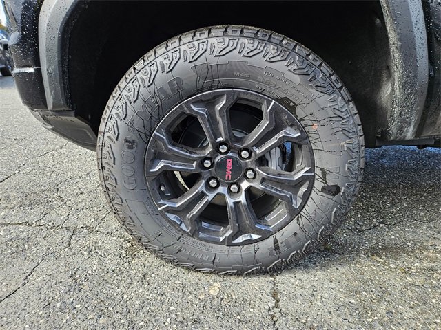 New 2025 GMC Canyon Elevation w/ Convenience Package image 8