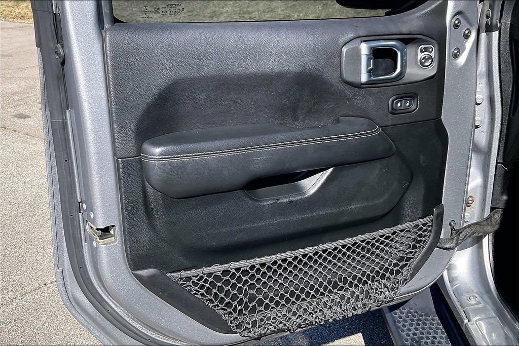 Used 2020 Jeep Wrangler Unlimited Sahara image 21