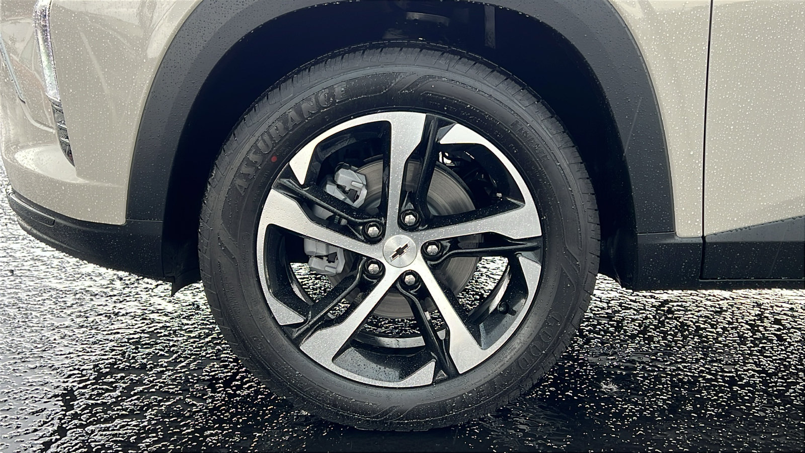 New 2026 Chevrolet Trax RS w/ Sunroof Package FWD image 10