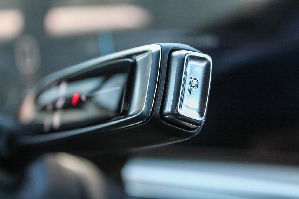 New 2025 Cadillac Lyriq Sport image 25