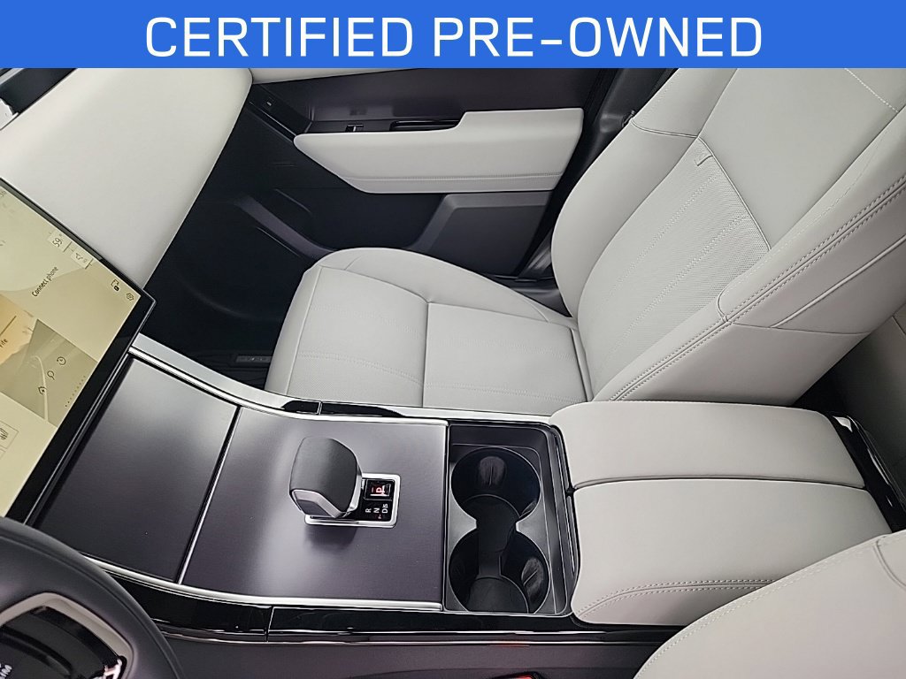 Certified 2026 Land Rover Range Rover Velar Dynamic SE AWD/4WD image 12