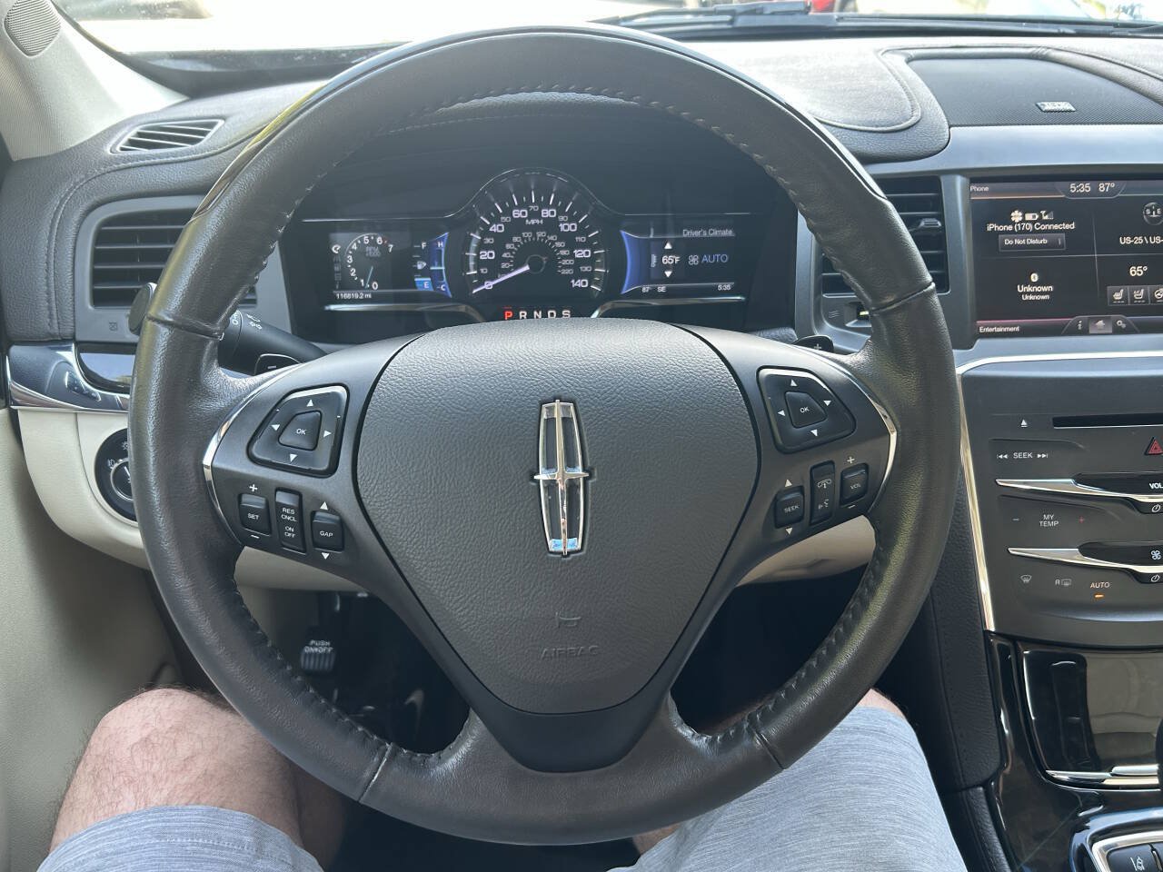 Used 2013 Lincoln MKS AWD image 17