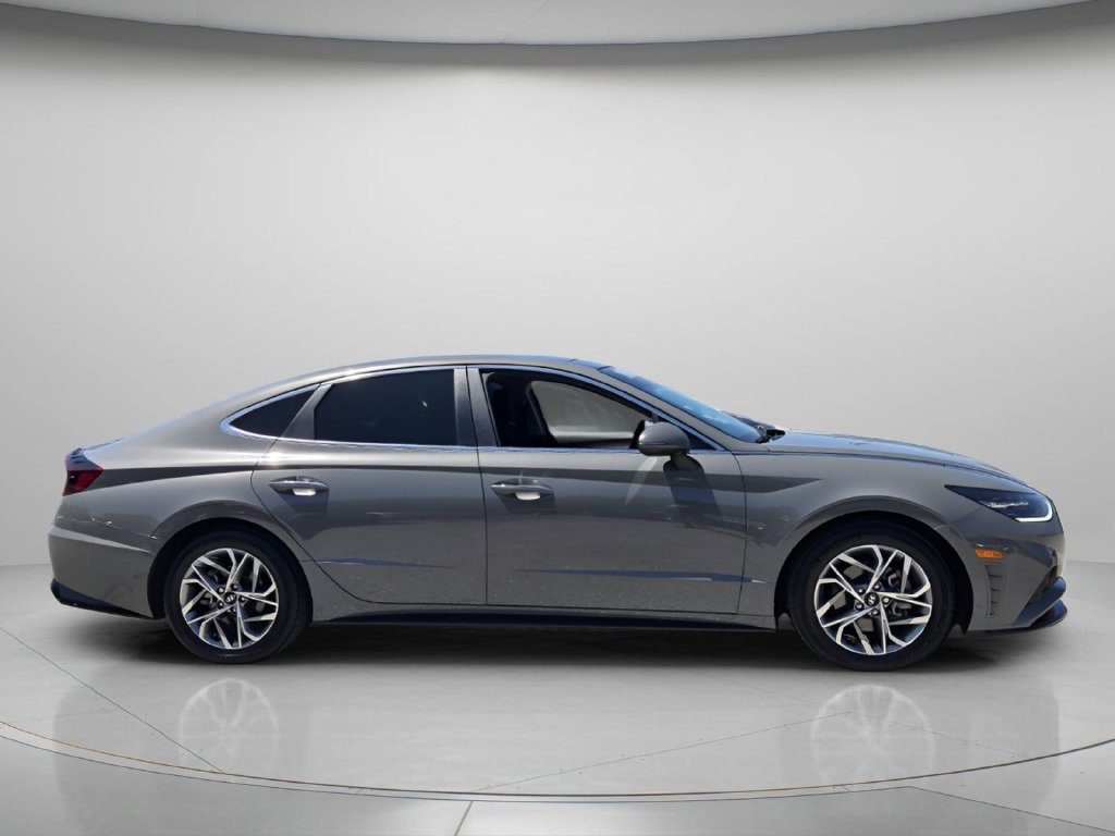 Certified 2023 Hyundai Sonata SEL w/ Convenience Package FWD image 4