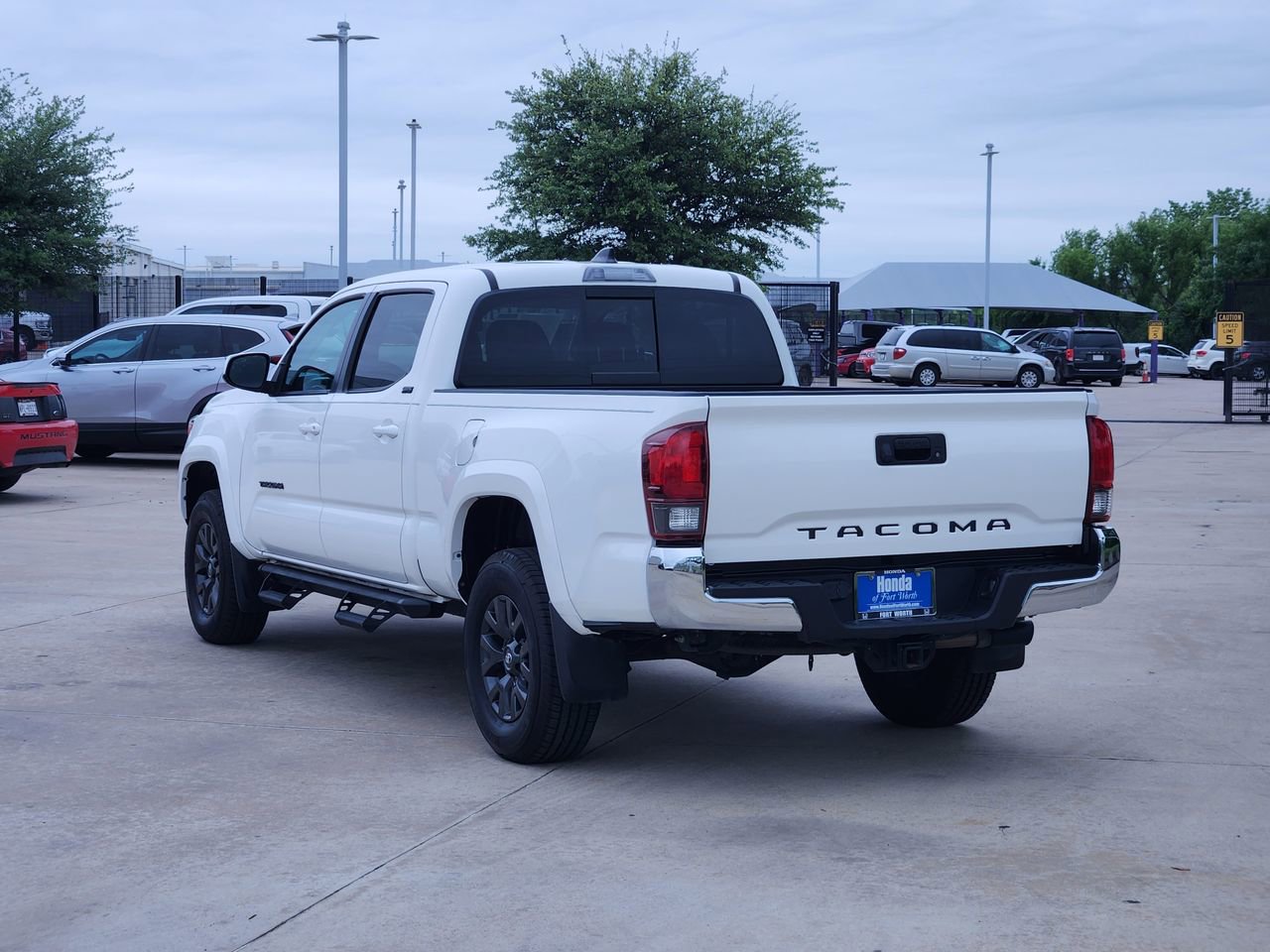 Used 2021 Toyota Tacoma SR5 RWD image 7