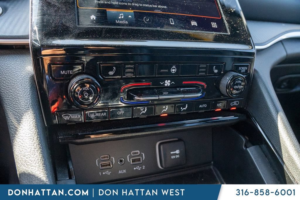 Used 2023 Jeep Grand Cherokee L Laredo AWD/4WD image 8