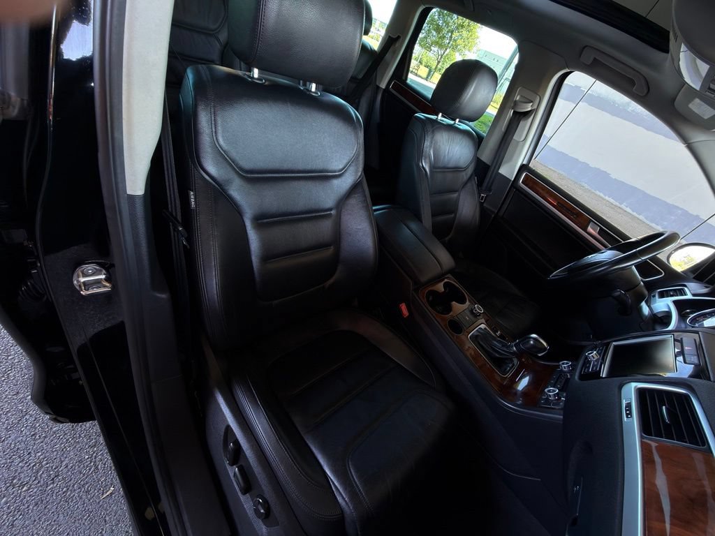 Used 2014 Volkswagen Touareg VR6 AWD/4WD image 24