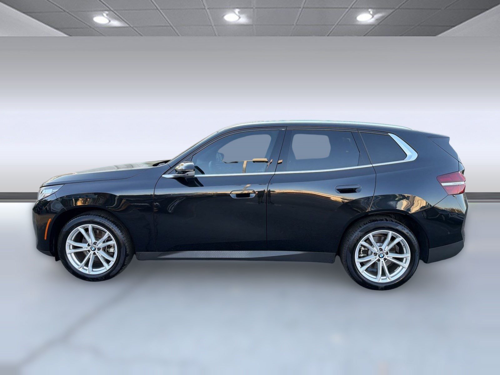 Used 2025 BMW X3 xDrive30i w/ Premium Package AWD/4WD image 2