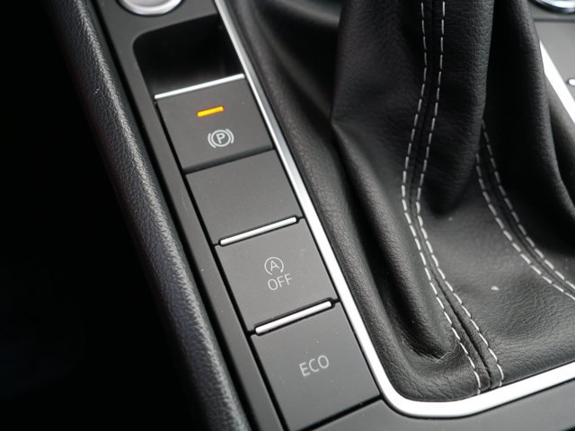 Certified 2025 Volkswagen Jetta SE FWD image 29