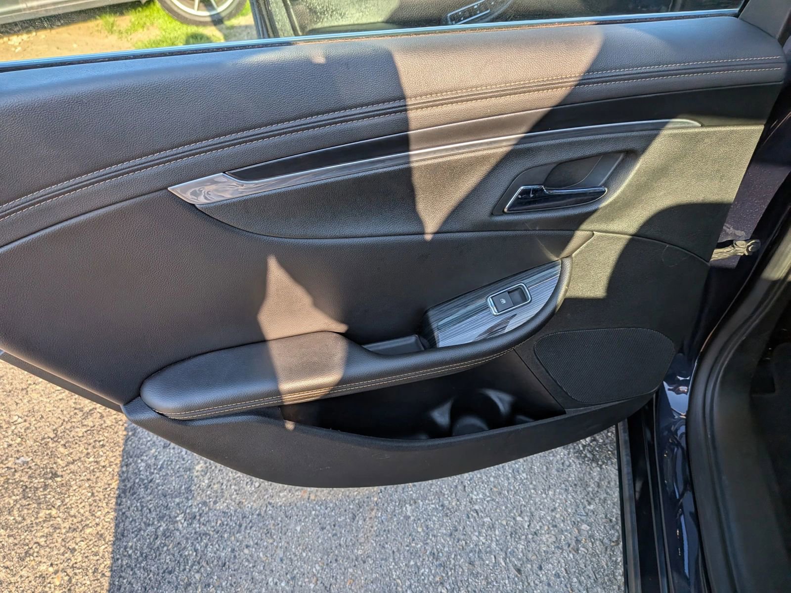 Used 2018 Chevrolet Impala LT FWD image 27