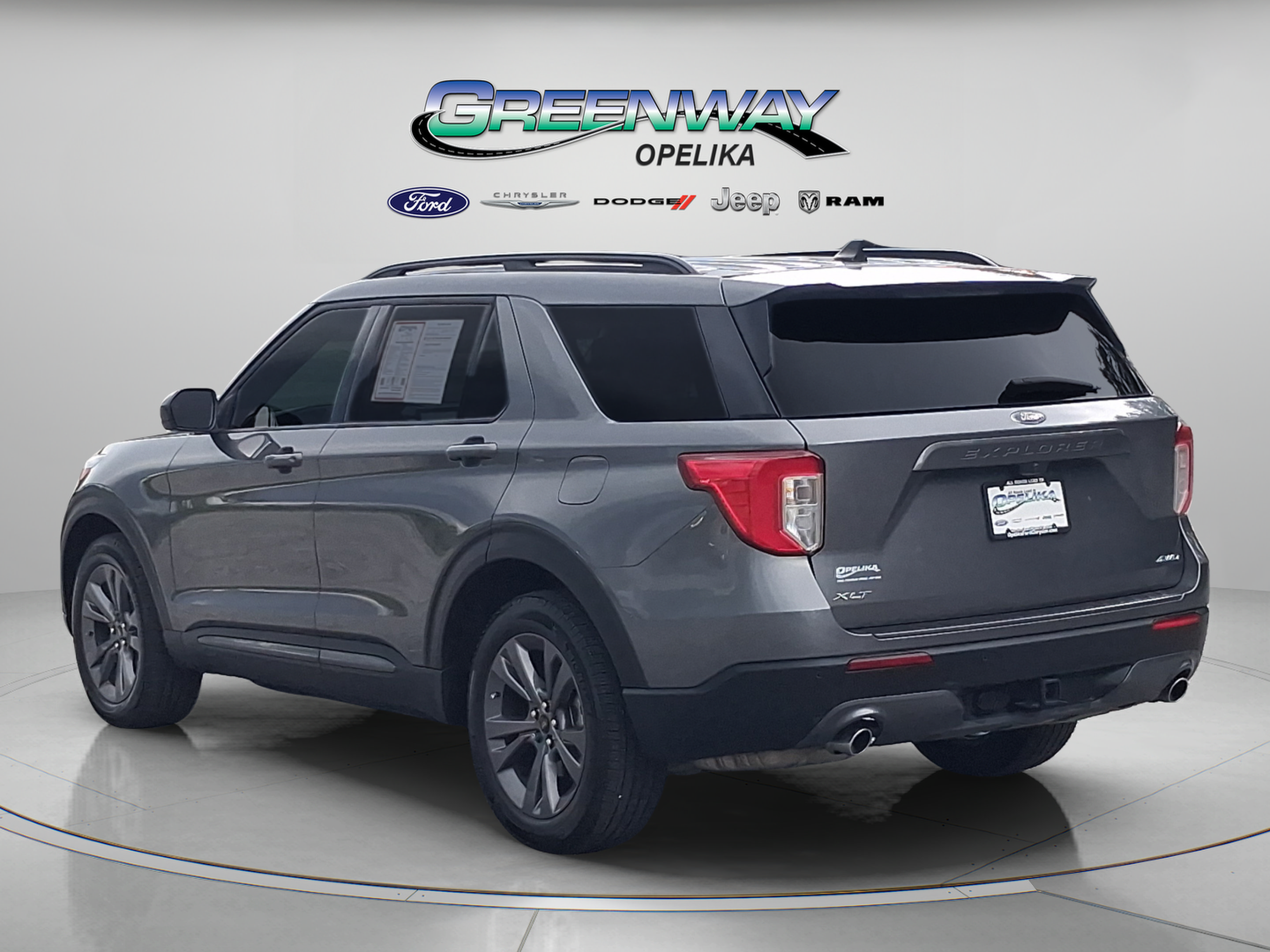 Used 2024 Ford Explorer XLT w/ Equipment Group 202A AWD/4WD image 5
