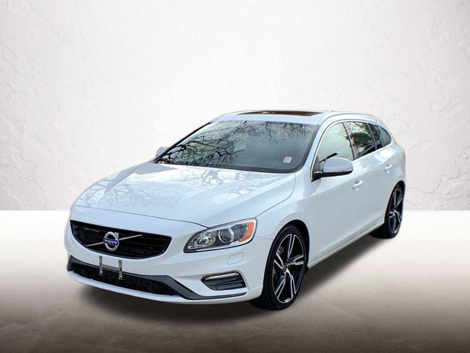 Used 2017 Volvo V60 T6 R-Design Platinum w/ Climate Package