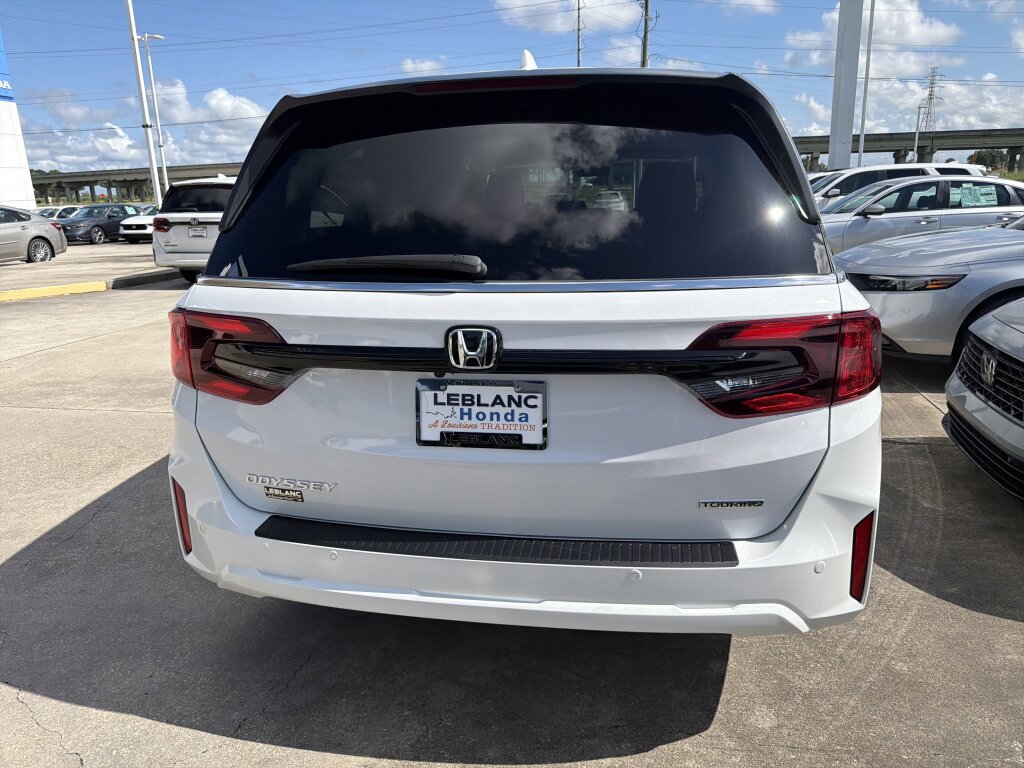 New 2027 Honda Odyssey Touring image 5
