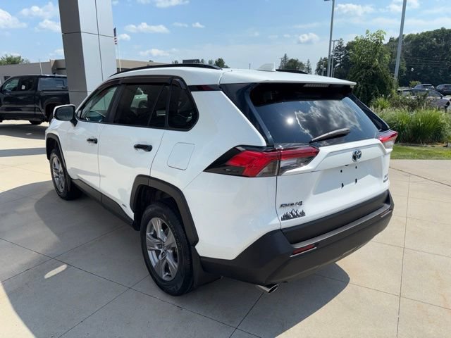 Used 2023 Toyota RAV4 XLE AWD/4WD image 5