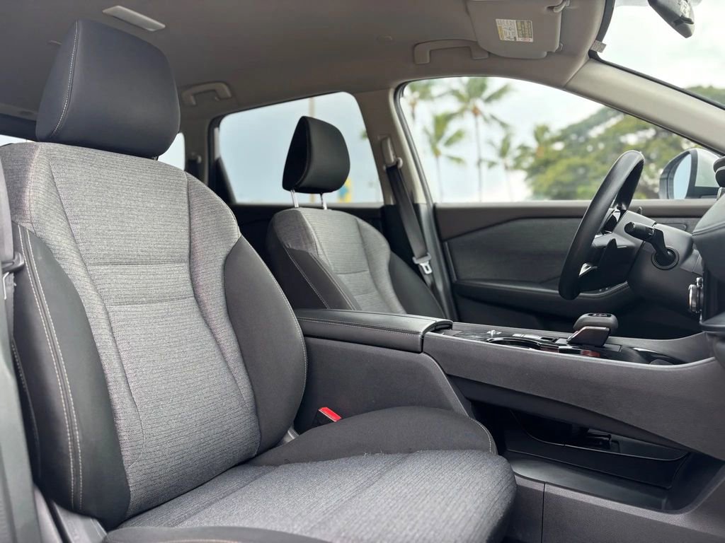 Used 2022 Nissan Rogue SV image 9