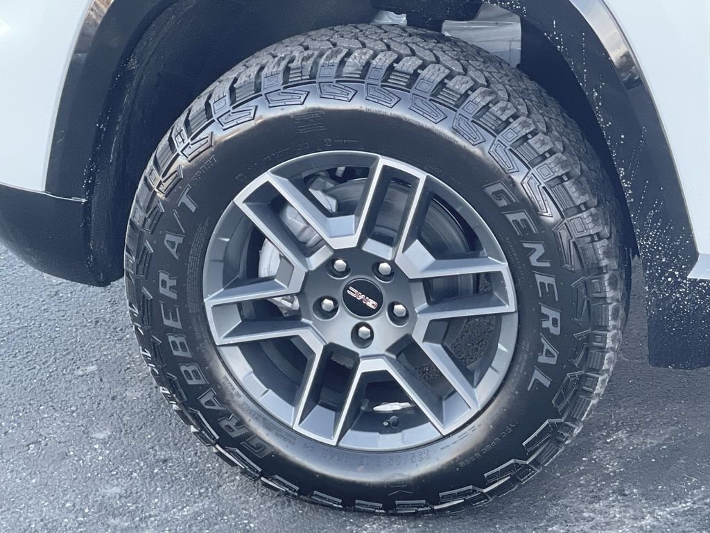 New 2026 GMC Terrain AT4 w/ LPO, Floor Liner Package AWD/4WD image 39