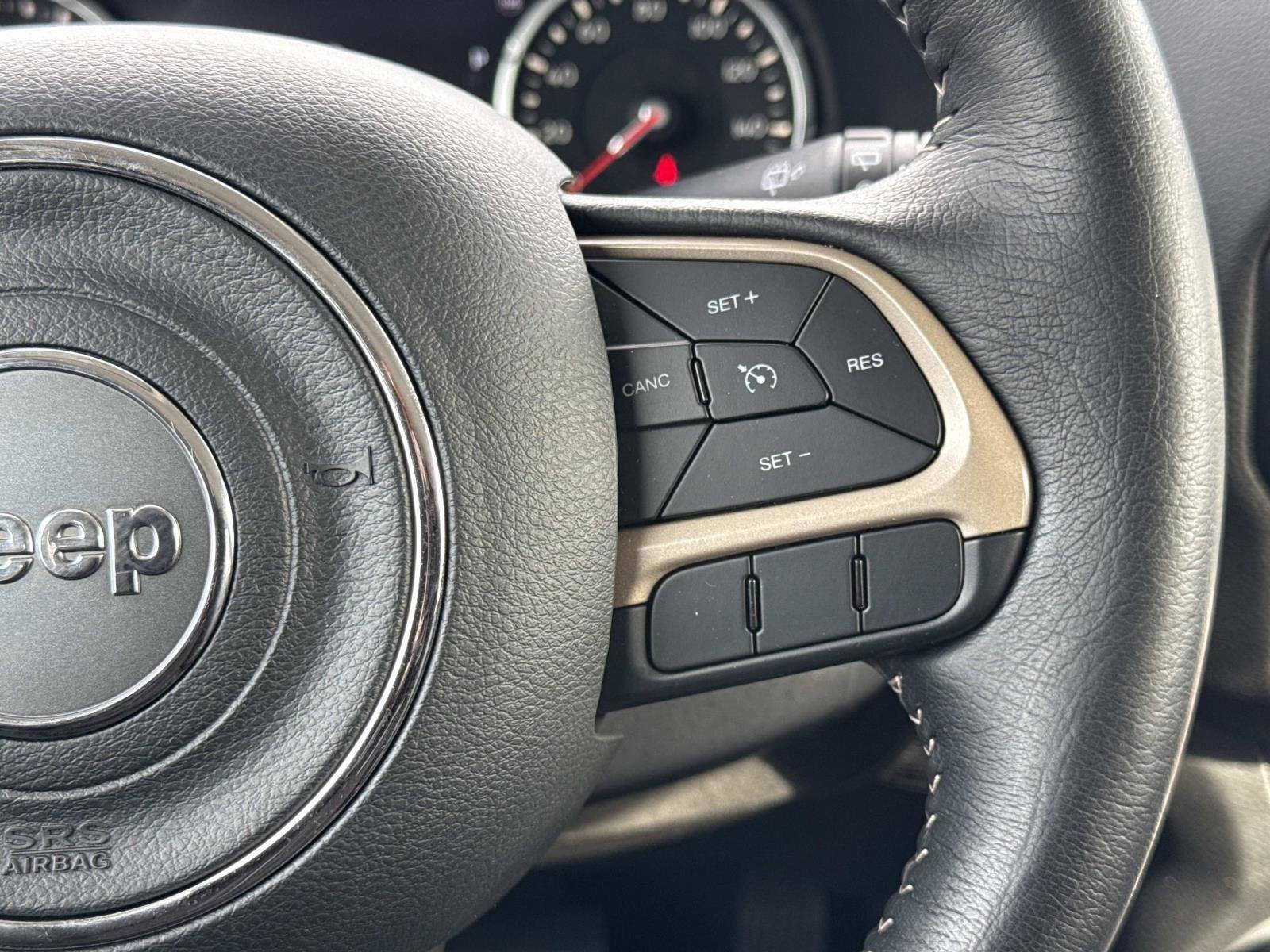 Used 2017 Jeep Renegade Limited image 8