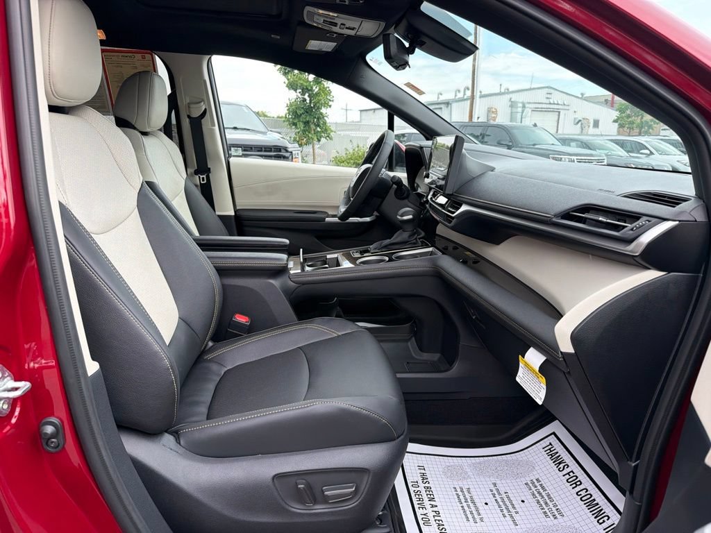 Used 2026 Toyota Sienna Limited FWD image 11