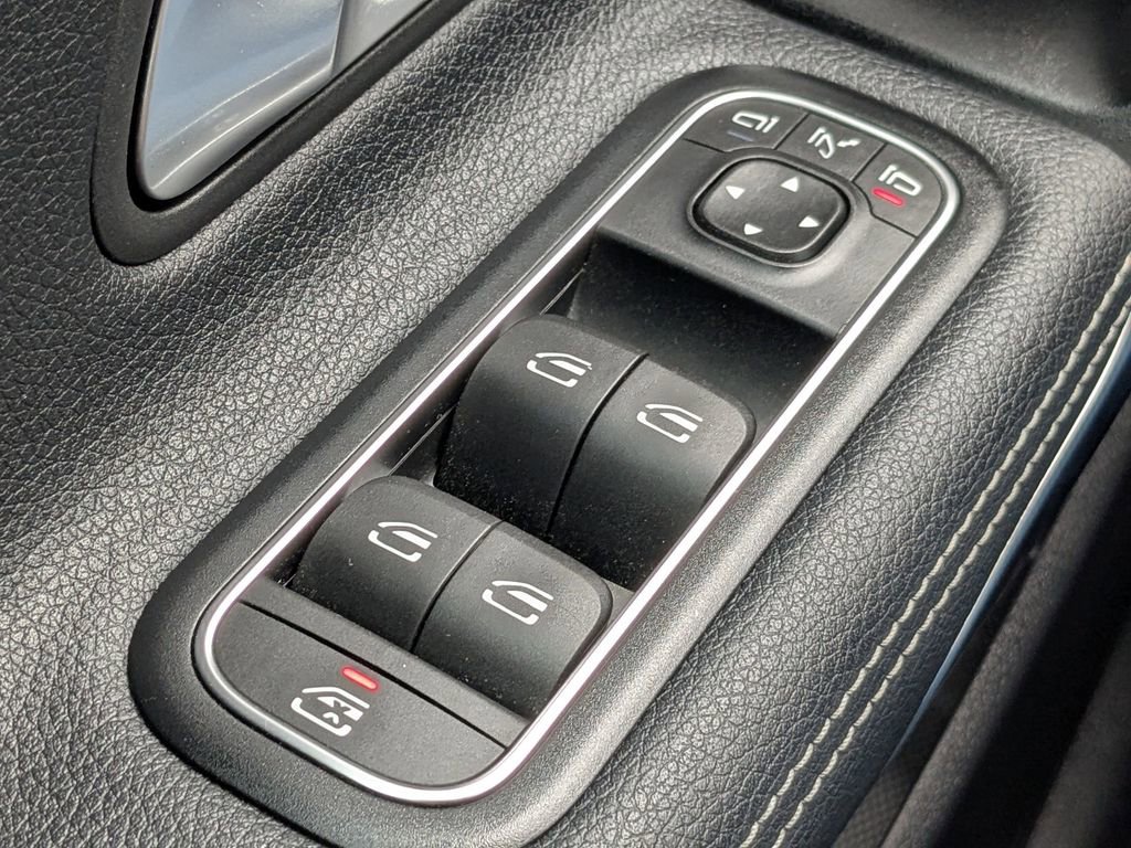 Used 2024 Mercedes-Benz CLA 250 4MATIC image 23